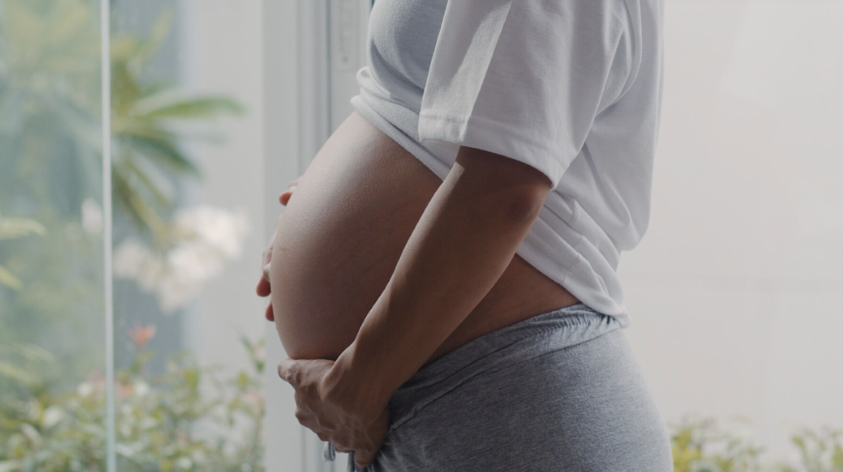 You’re about to embark on one of life’s most beautiful journeys, but pregnancy also brings its own set of physical challenges. As your body changes, you might experience back pain, pelvic discomfort, or sciatica. You’re looking for support that helps you stay comfortable and healthy as you prepare for your little one’s arrival.